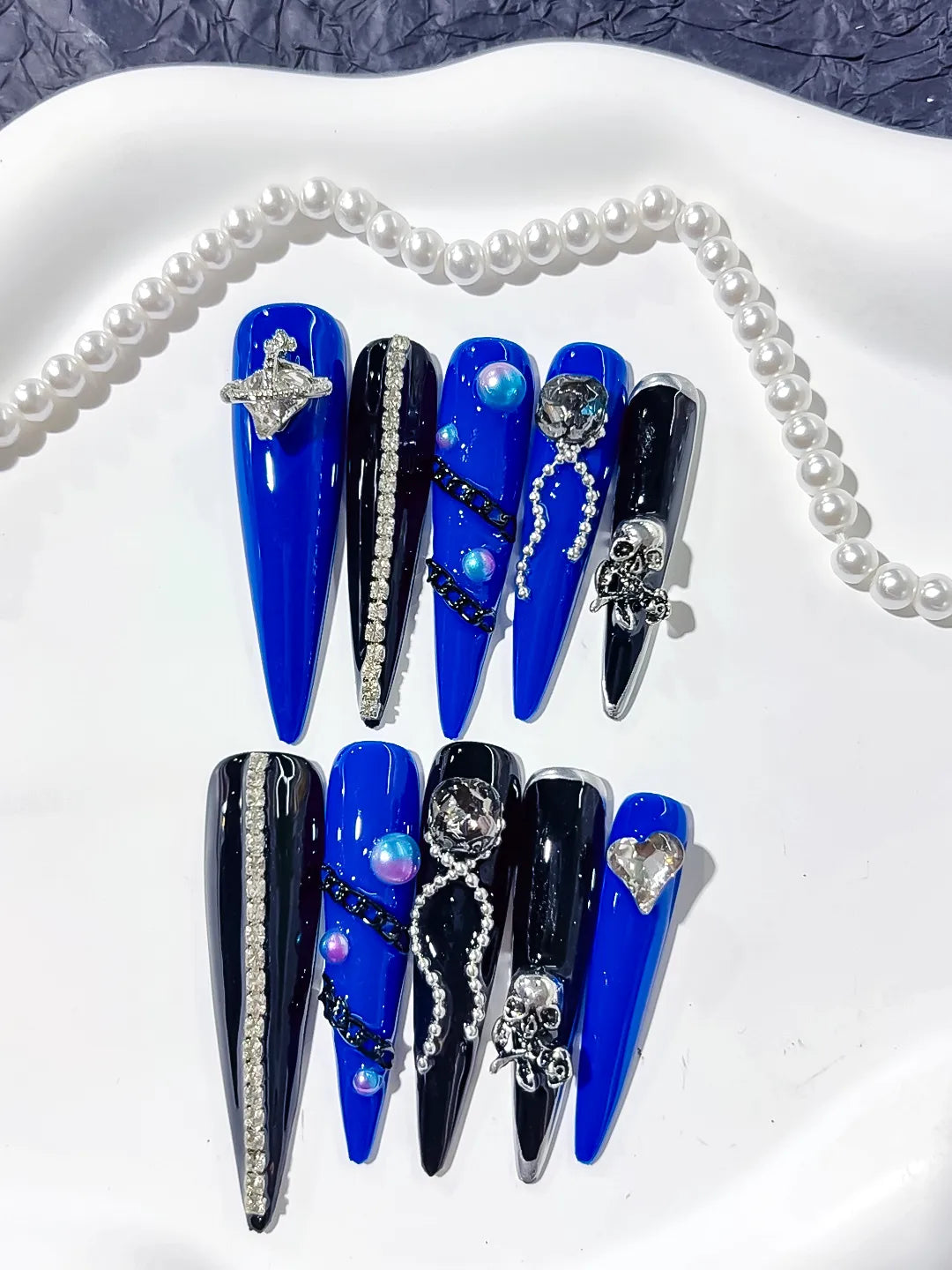 Blue Black Silver Solid color Planet Pearl Rhinestone Metallic Charm press on nails detail view