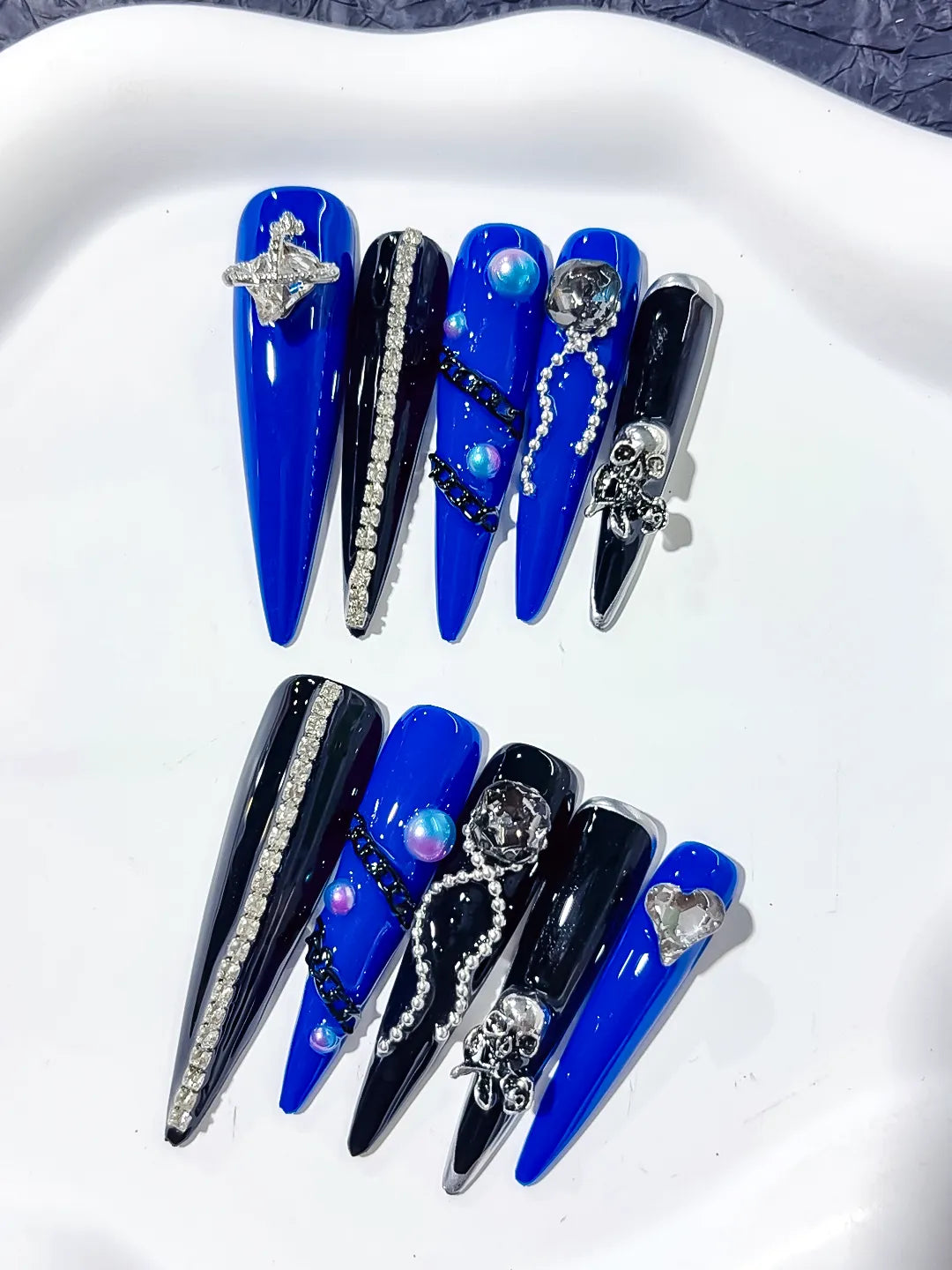 Blue Black Silver Solid color Planet Pearl Rhinestone Metallic Charm press on nails detail view