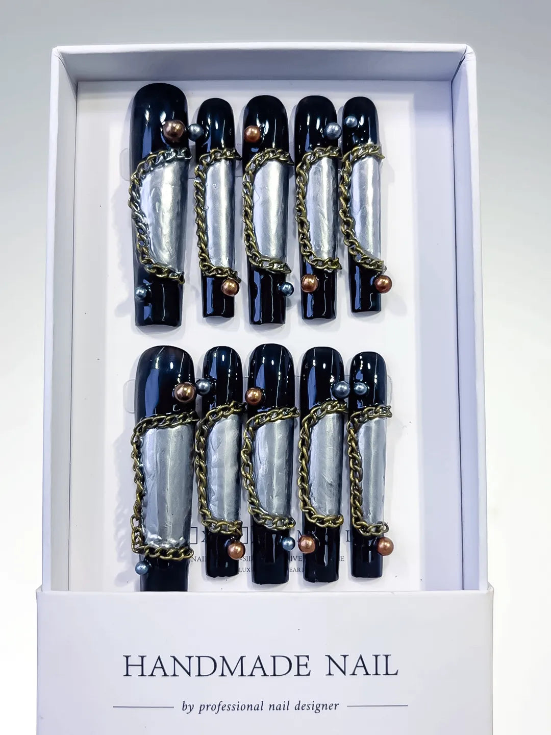Black Silver Gold Metallic Chain Pearl press on nails full set view