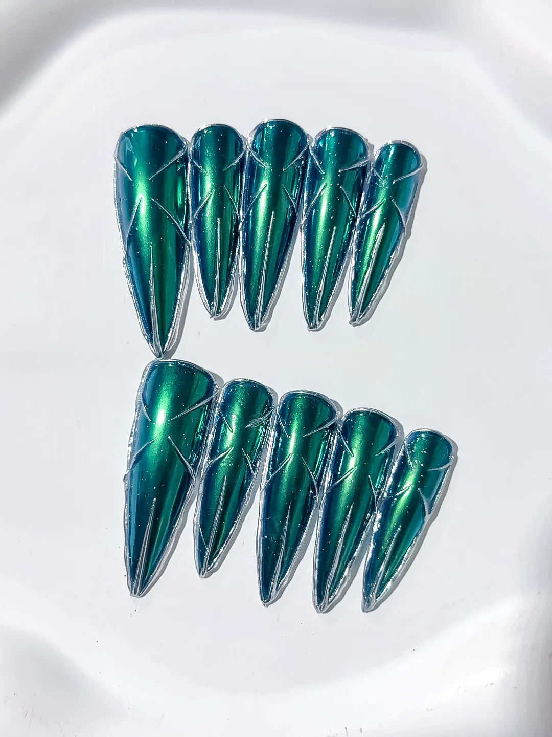 Green Black Metallic press on nails detail view