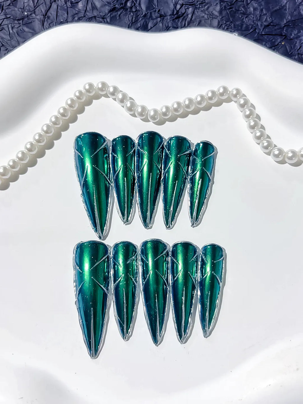 Green Black Metallic press on nails detail view