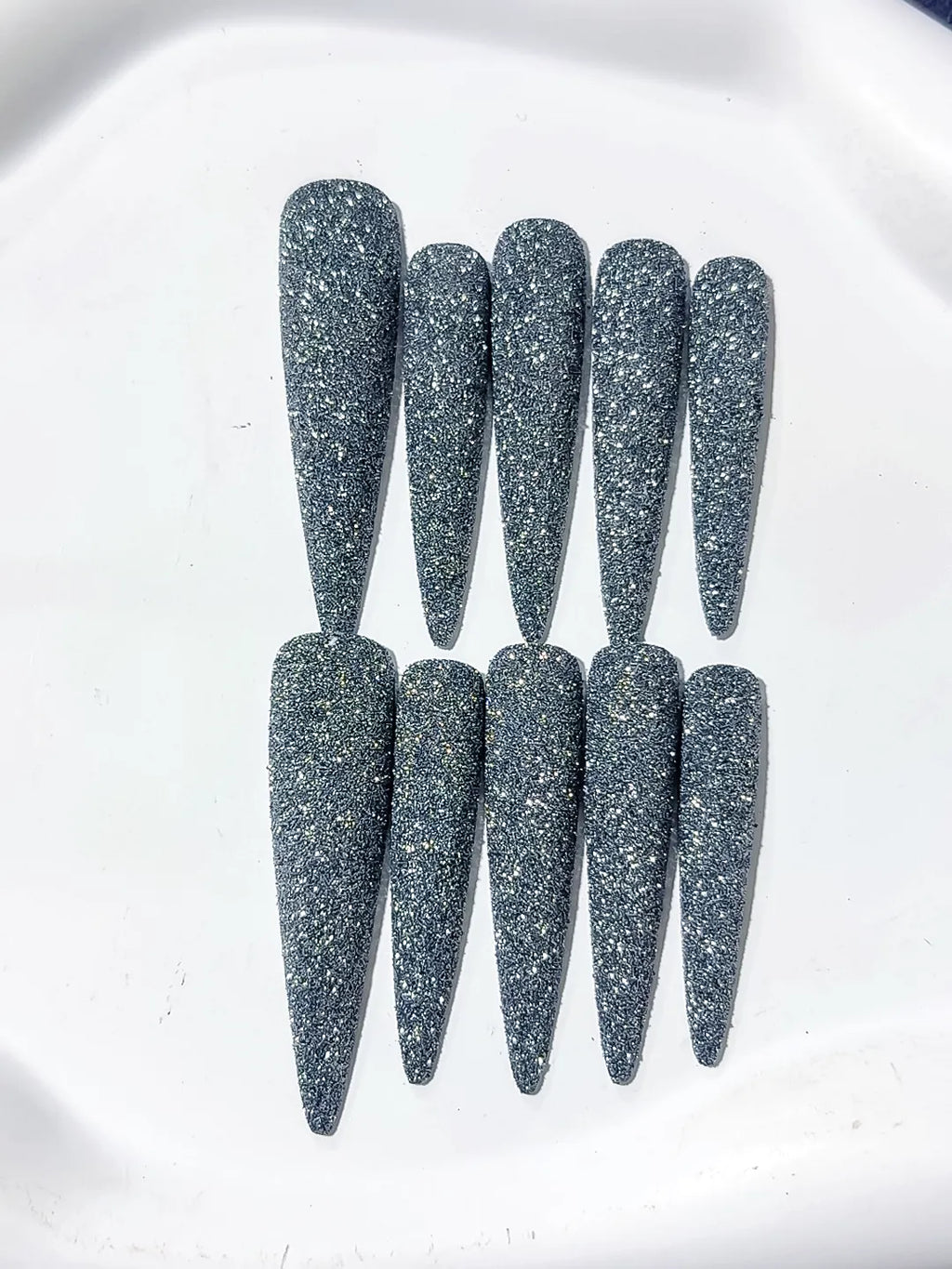 Black Silver Glitter press on nails detail view