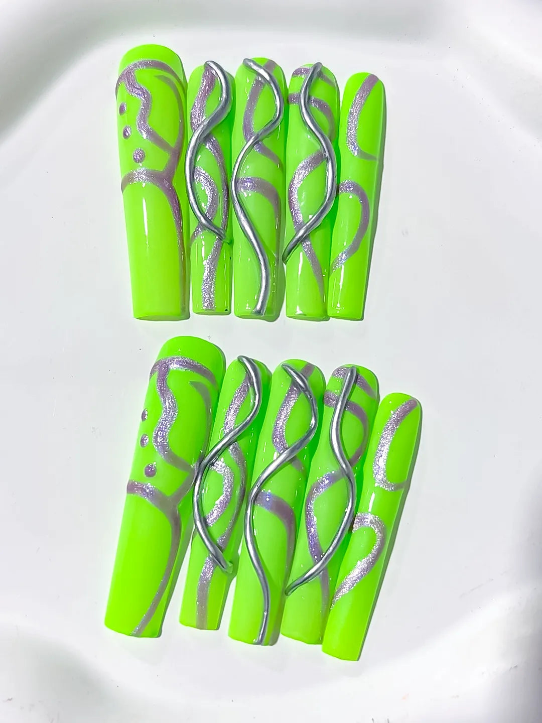 Green White Silver Abstract Swirl press on nails detail view