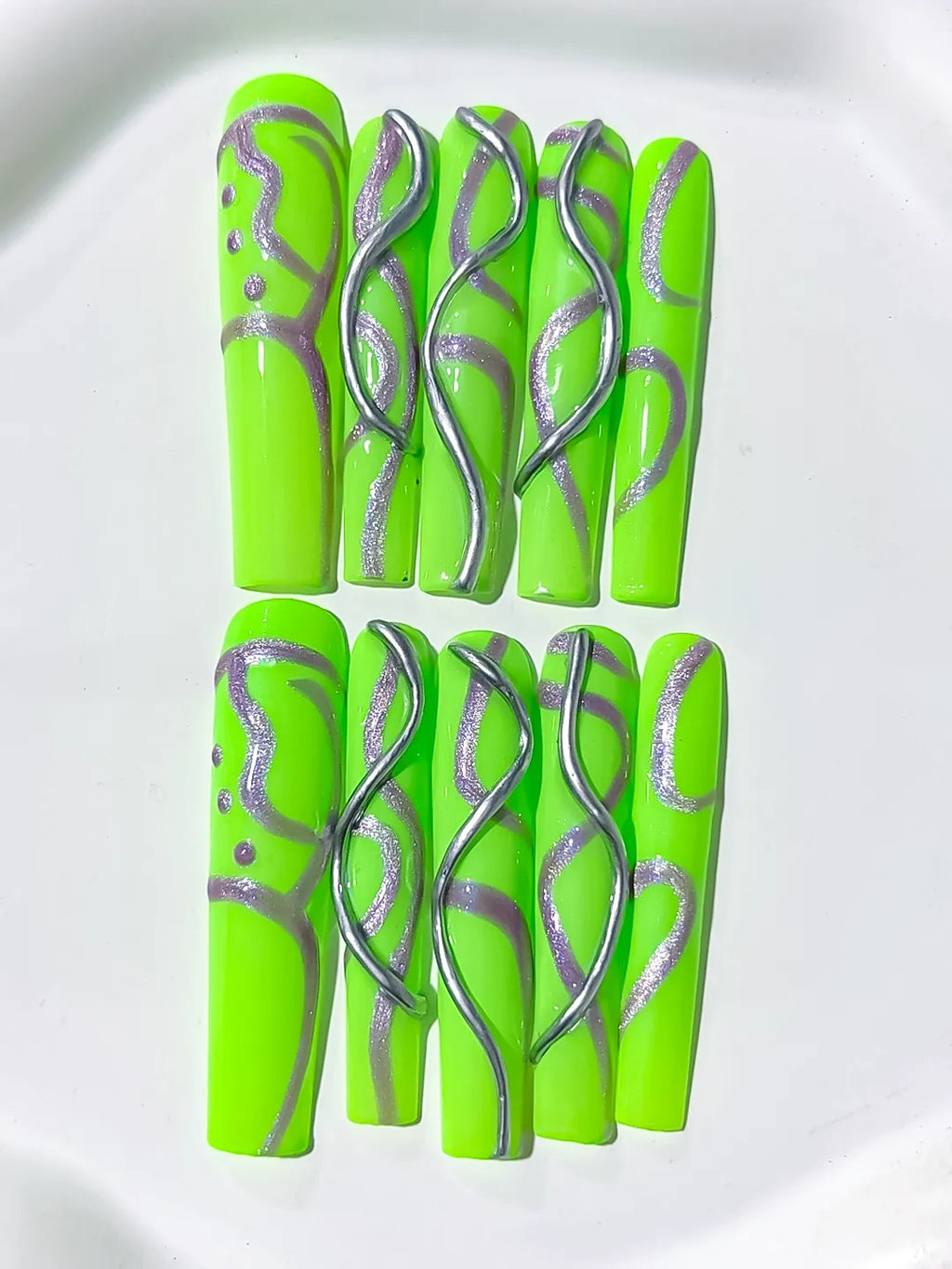 Green White Silver Abstract Swirl press on nails detail view