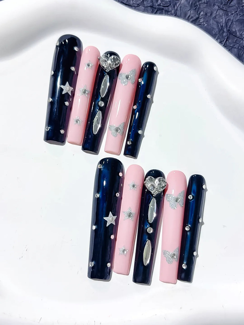 Black Pink Silver Solid color Star Bow Rhinestone press on nails detail view