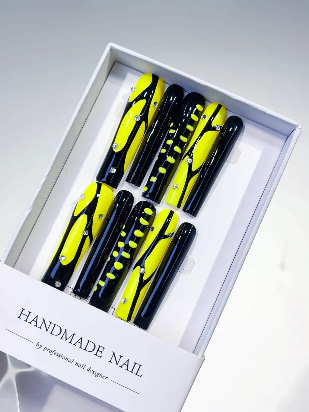Black Yellow Silver Abstract Rhinestone press on nails