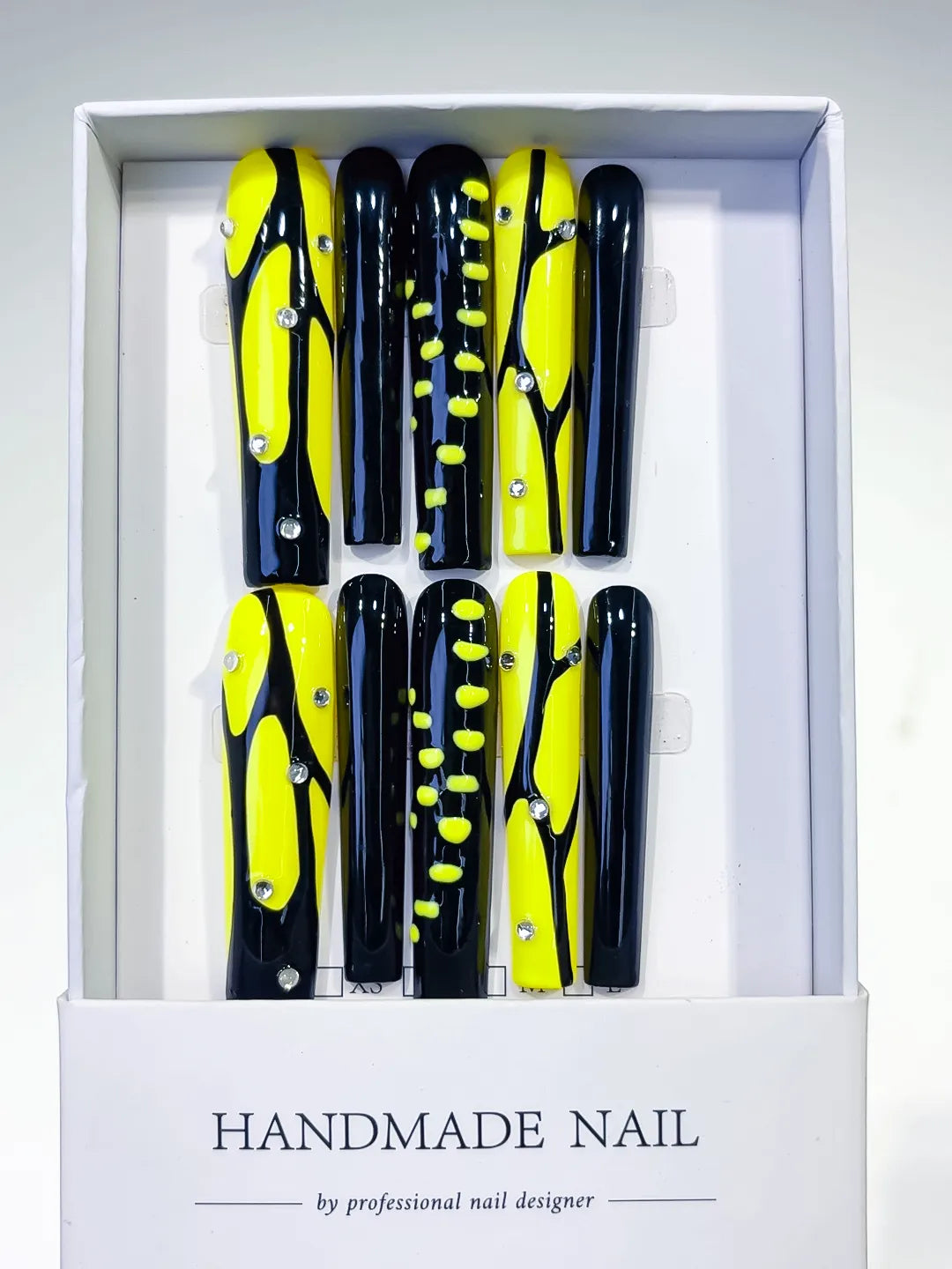 Black Yellow Silver Abstract Rhinestone press on nails full set view
