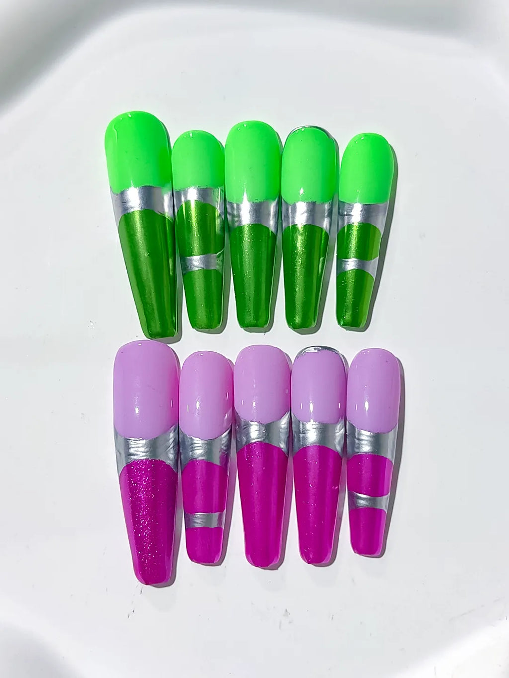 Green Purple Pink Silver Abstract press on nails detail view