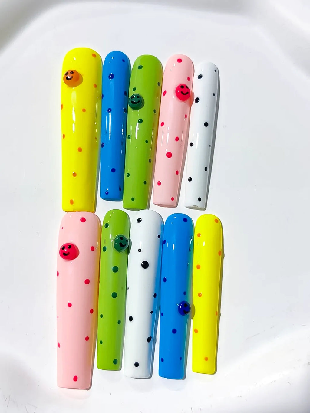 Yellow Blue Green Pink White Black Solid color Dot Pattern Smiley Rhinestone press on nails detail view
