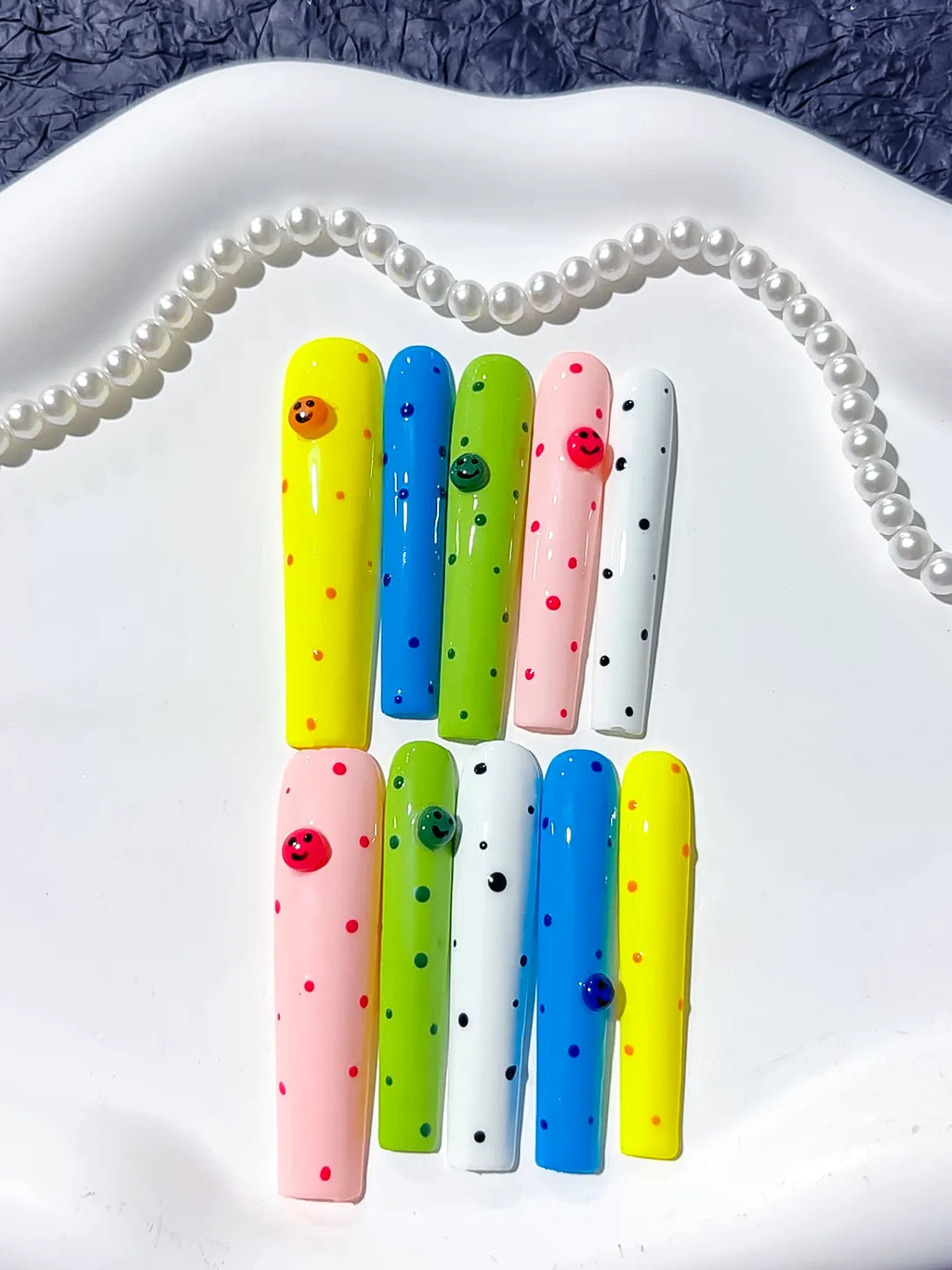 Yellow Blue Green Pink White Black Solid color Dot Pattern Smiley Rhinestone press on nails detail view
