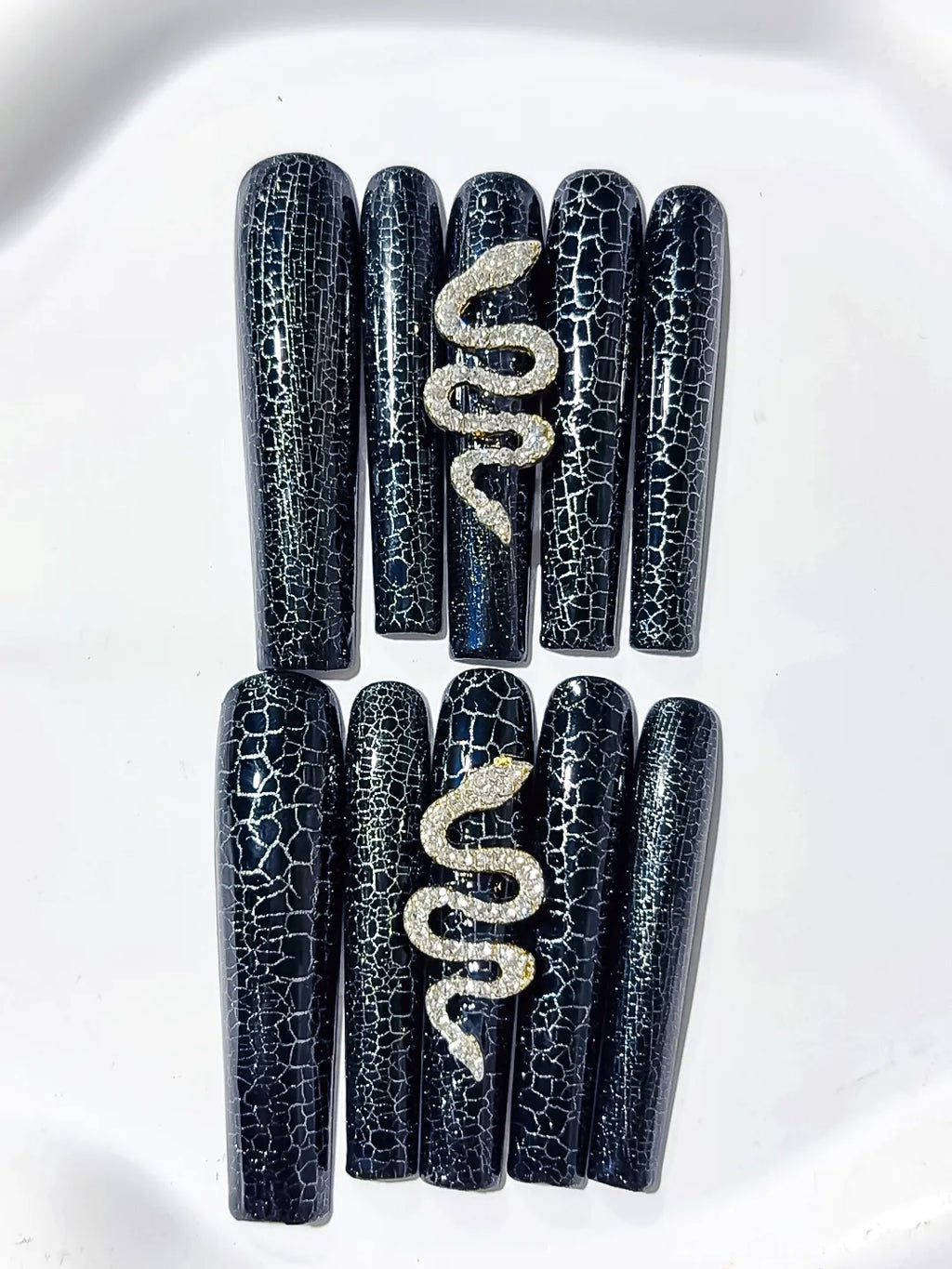 Black Silver Glitter Snake Crackle press on nails close up