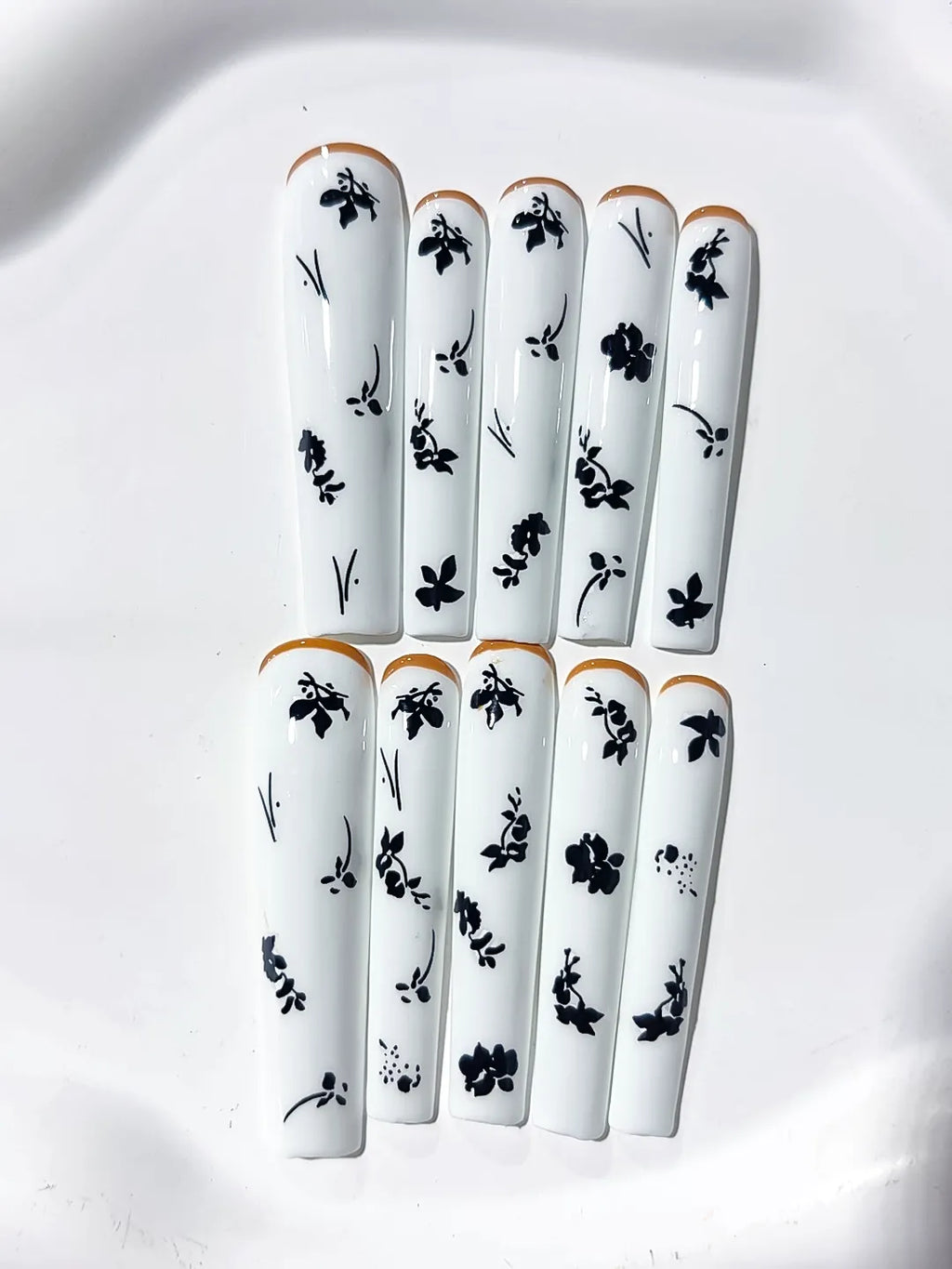 White Black Gold Floral press on nails detail view