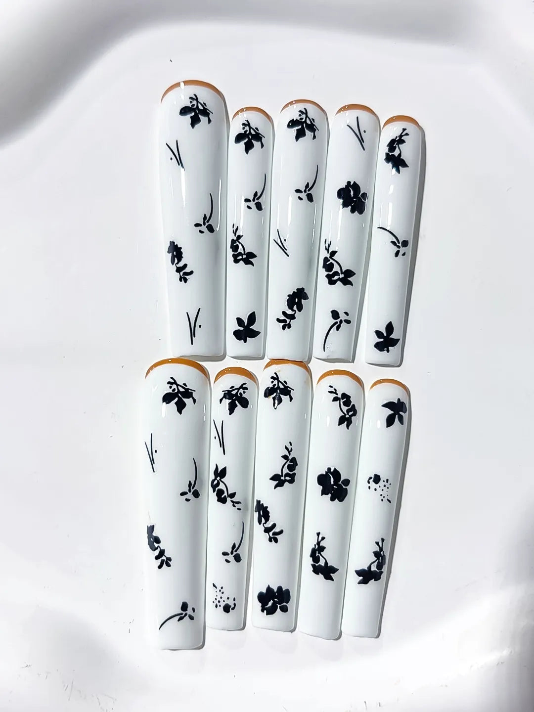 White Black Gold Floral press on nails detail view