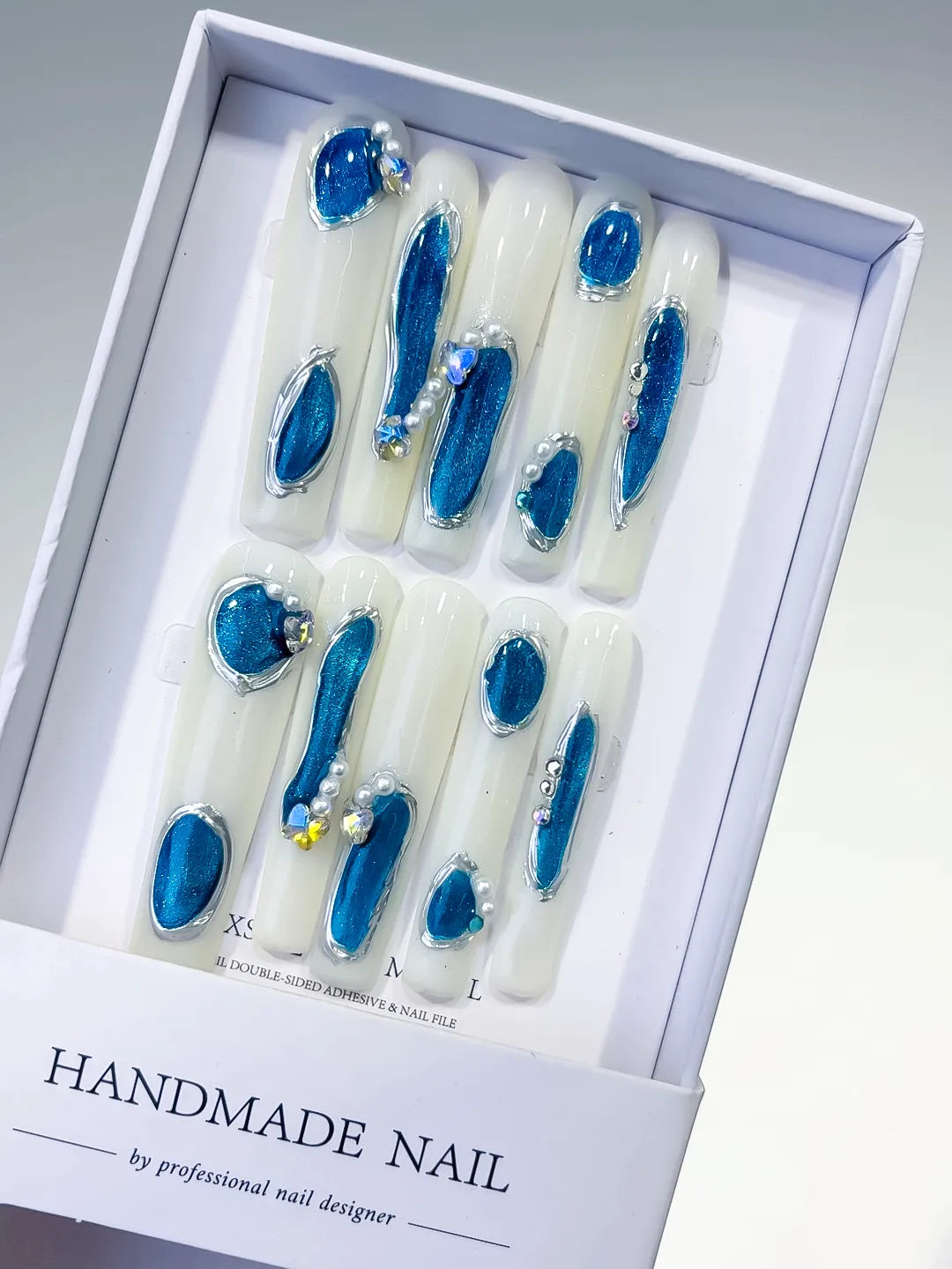 White Blue Silver Solid color Heart Pearl 3D press on nails