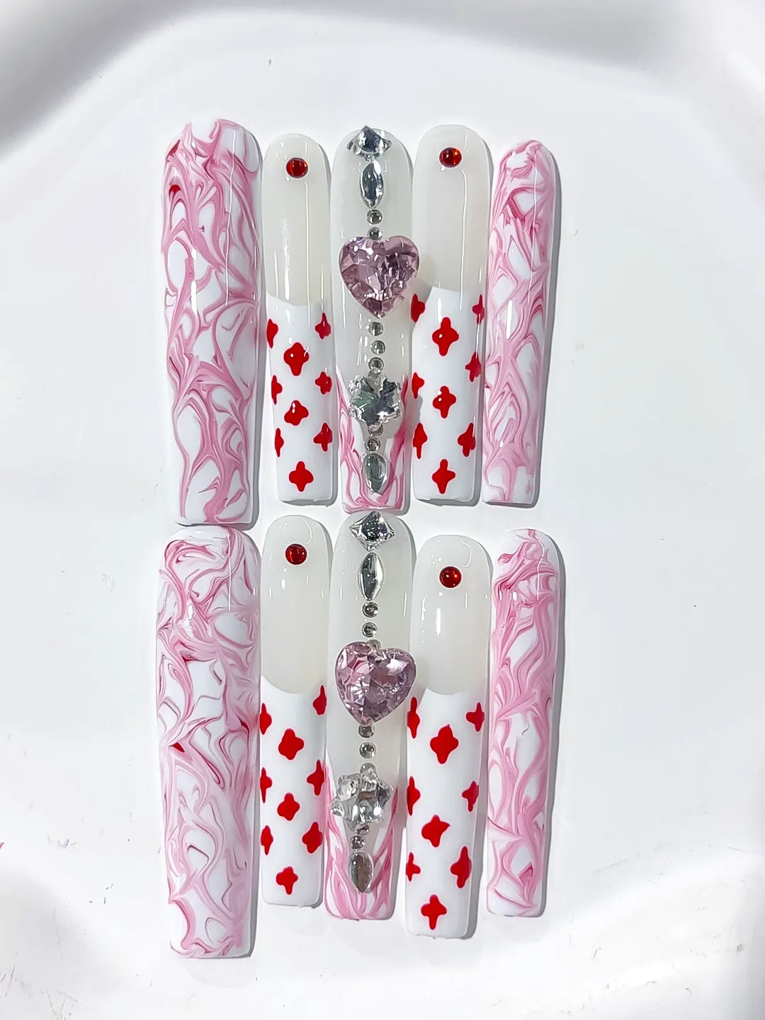 White Pink Red Silver Purple Abstract Heart Rhinestone Chain press on nails detail view