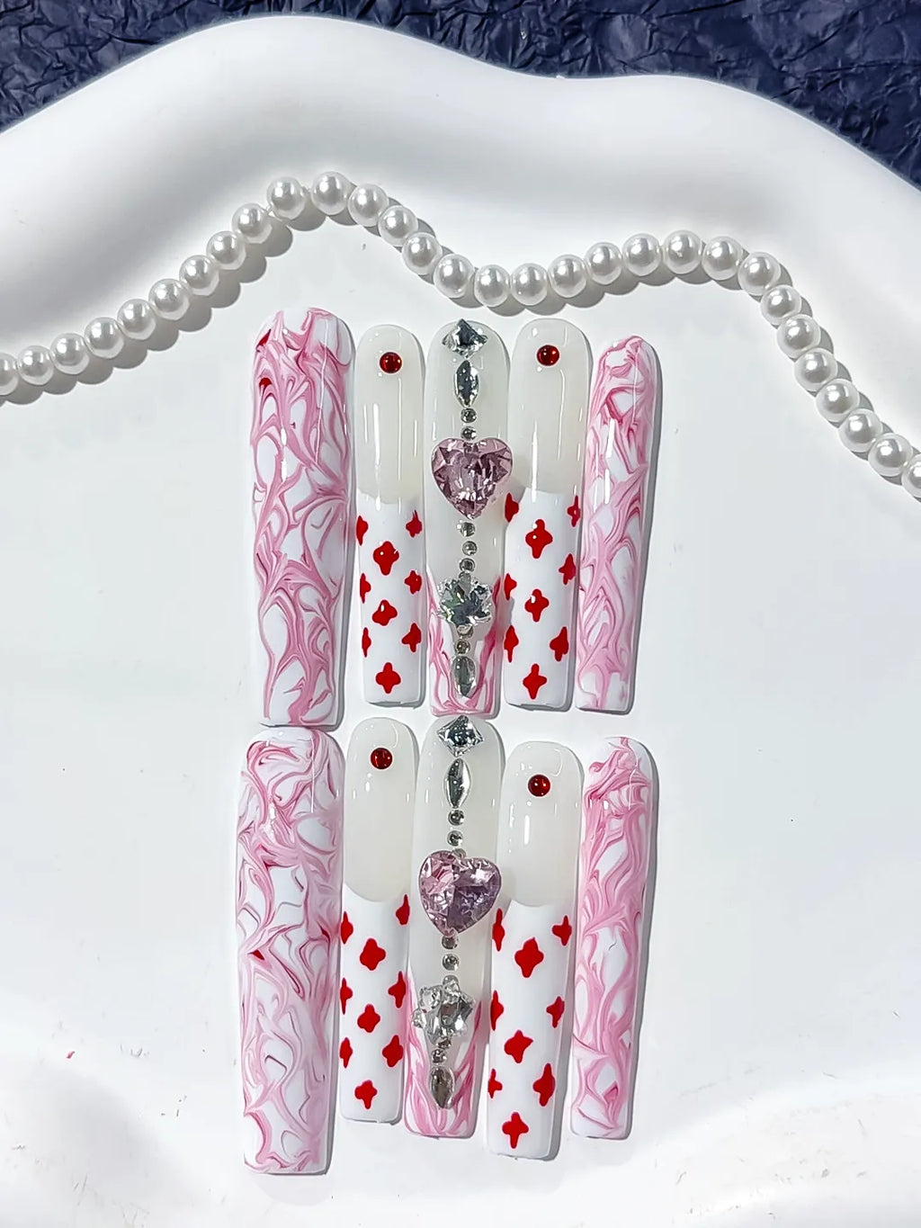 White Pink Red Silver Purple Abstract Heart Rhinestone Chain press on nails detail view