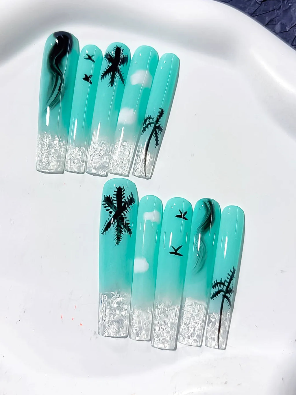 Blue White Black Ombre Palm Tree Cloud press on nails detail view