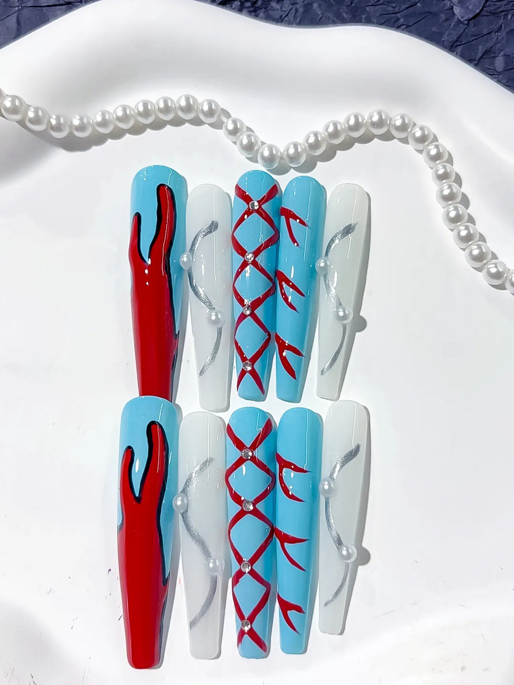 Blue White Red Silver Abstract Lattice Pearl press on nails detail view