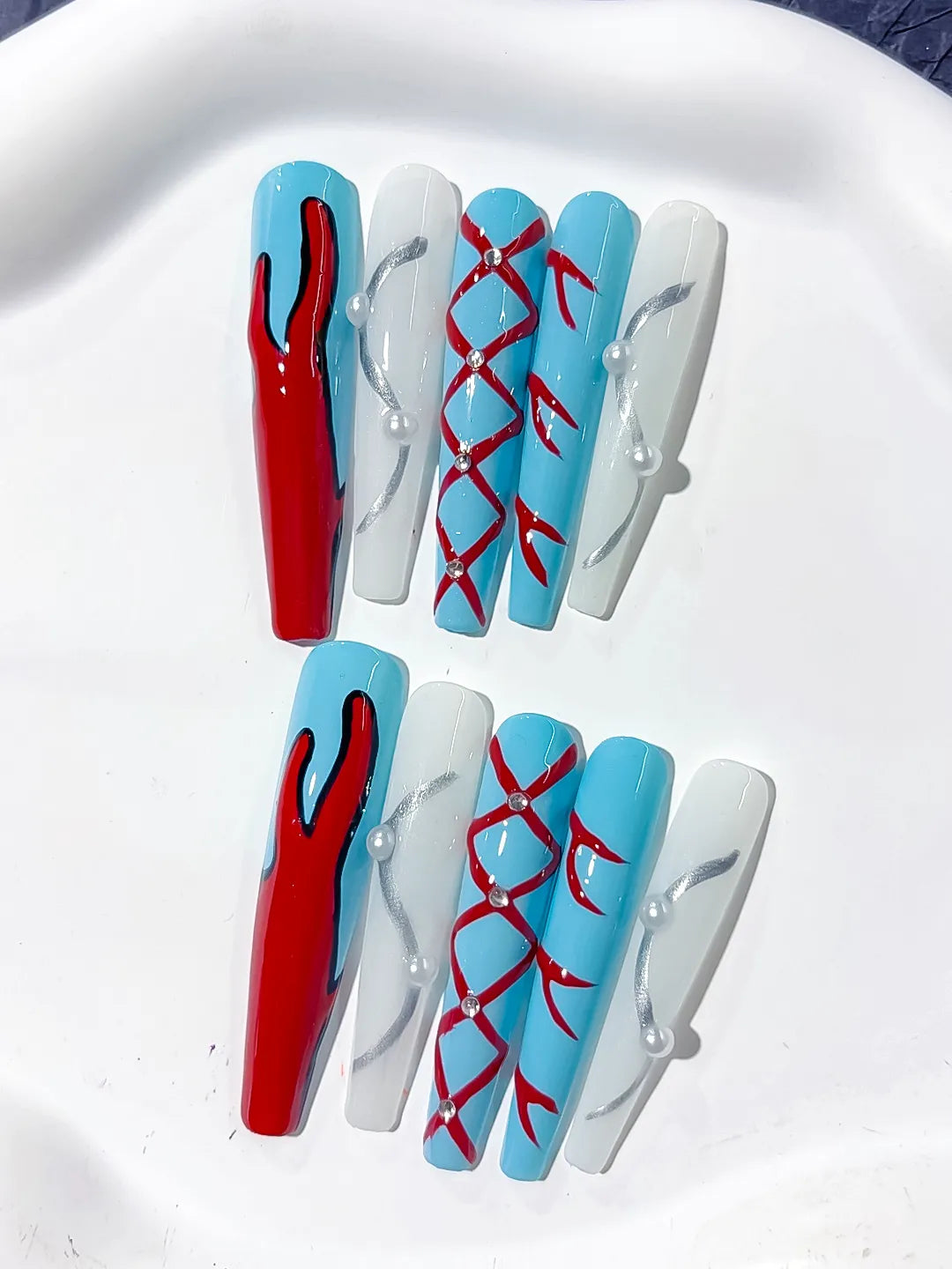 Blue White Red Silver Abstract Lattice Pearl press on nails detail view