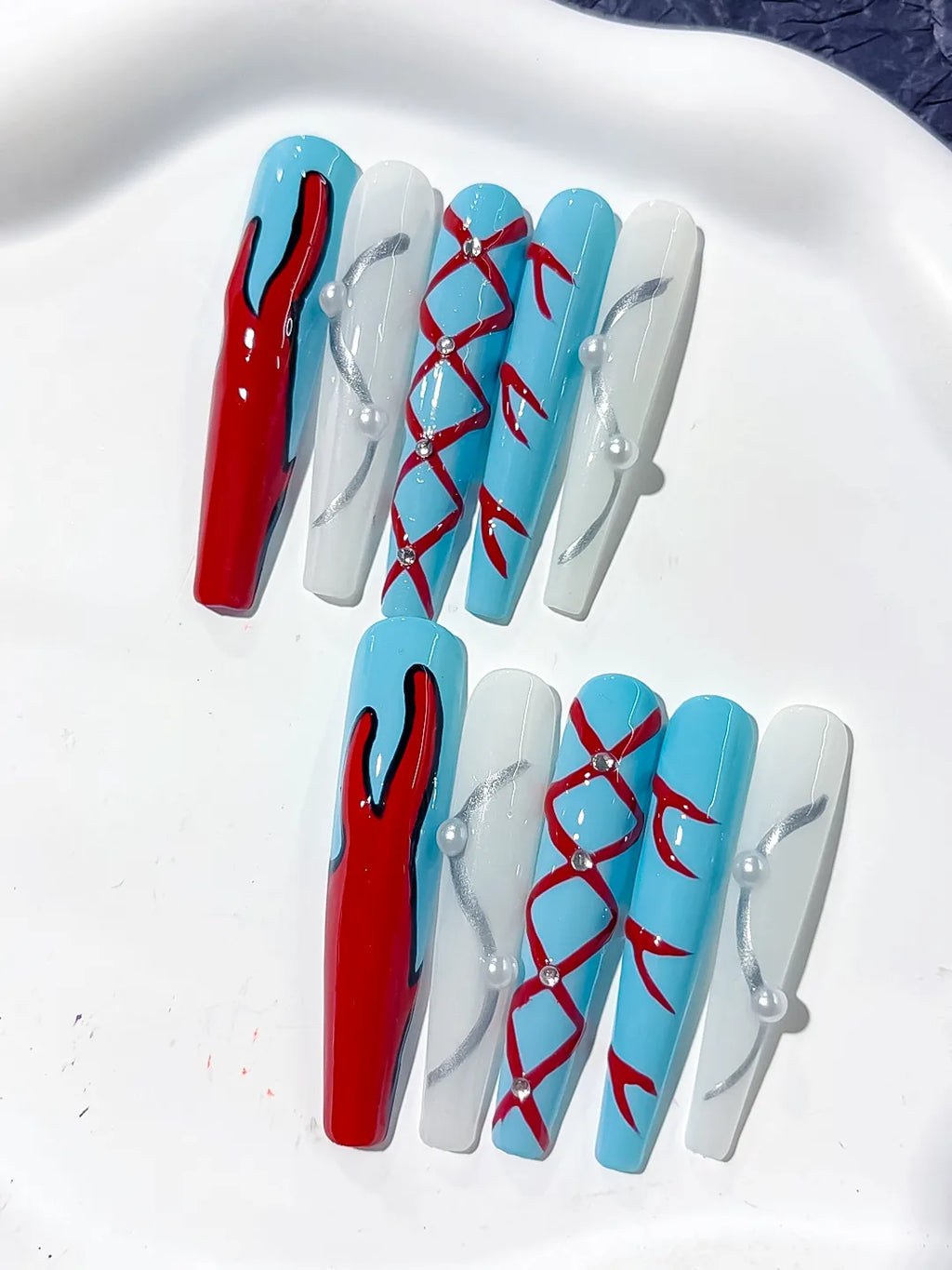 Blue White Red Silver Abstract Lattice Pearl press on nails detail view