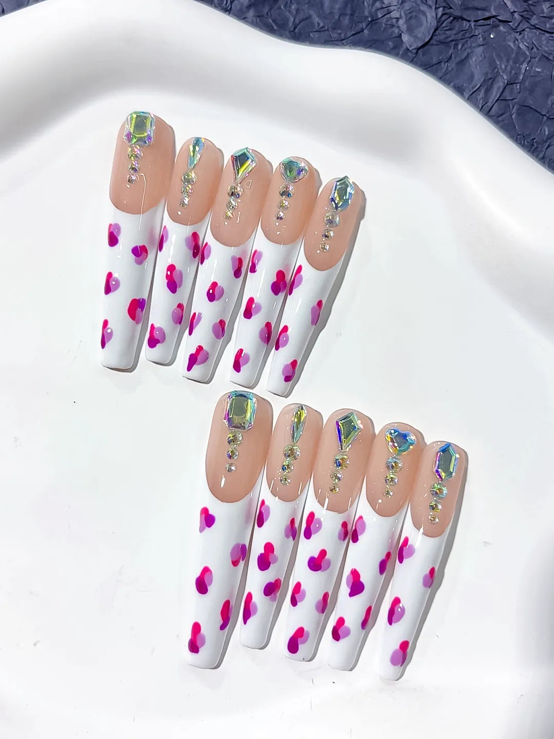 White Pink Silver Abstract Heart Rhinestone press on nails detail view