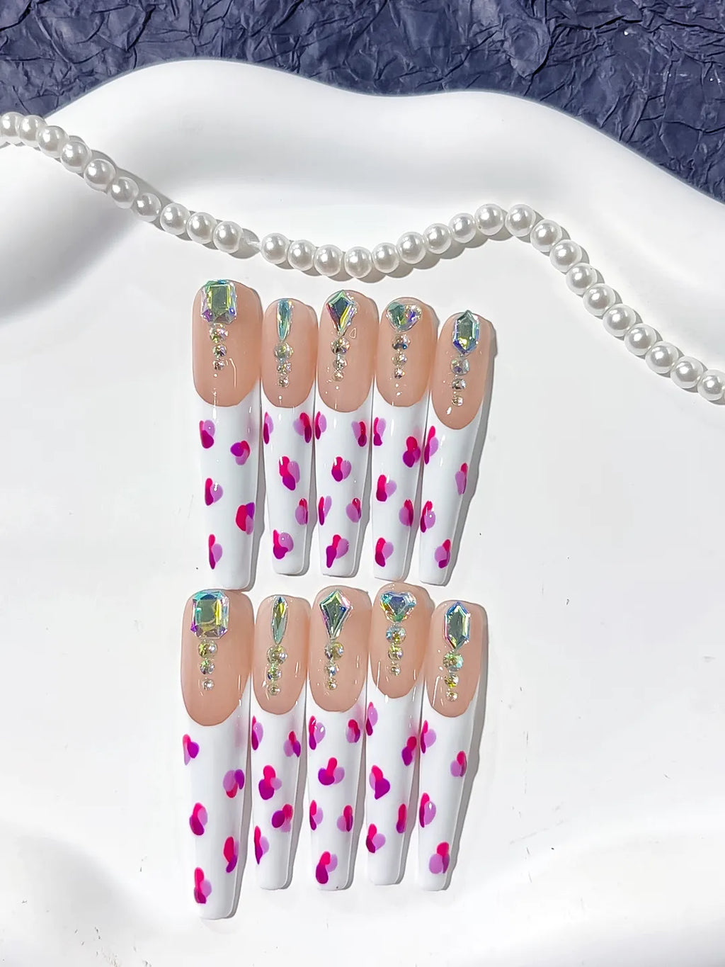 White Pink Silver Abstract Heart Rhinestone press on nails detail view