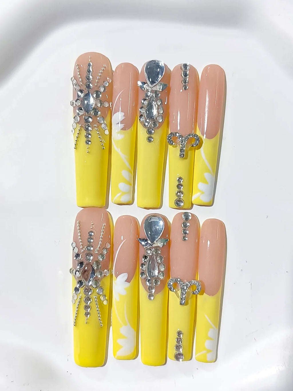Nude Yellow Silver Solid color Rhinestone press on nails close up