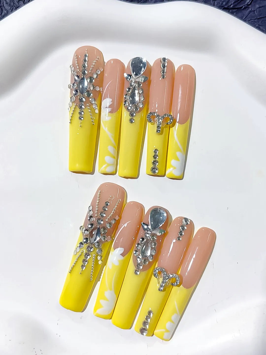 Nude Yellow Silver Solid color Rhinestone press on nails detail view