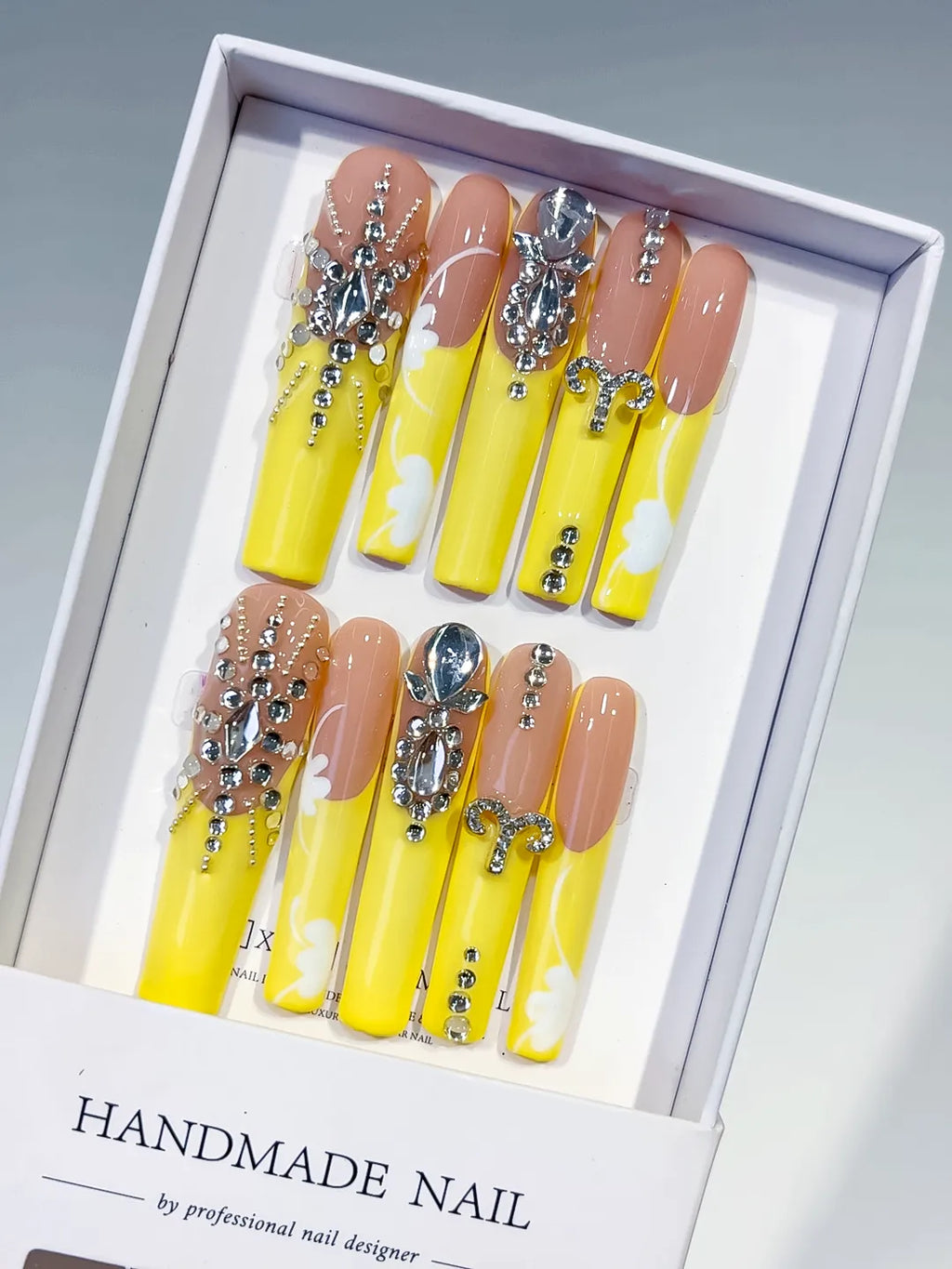 Nude Yellow Silver Solid color Rhinestone press on nails