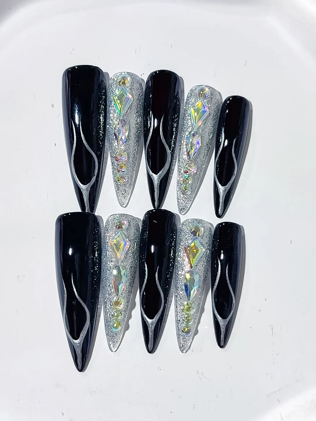 Black Silver Abstract Glitter press on nails close up