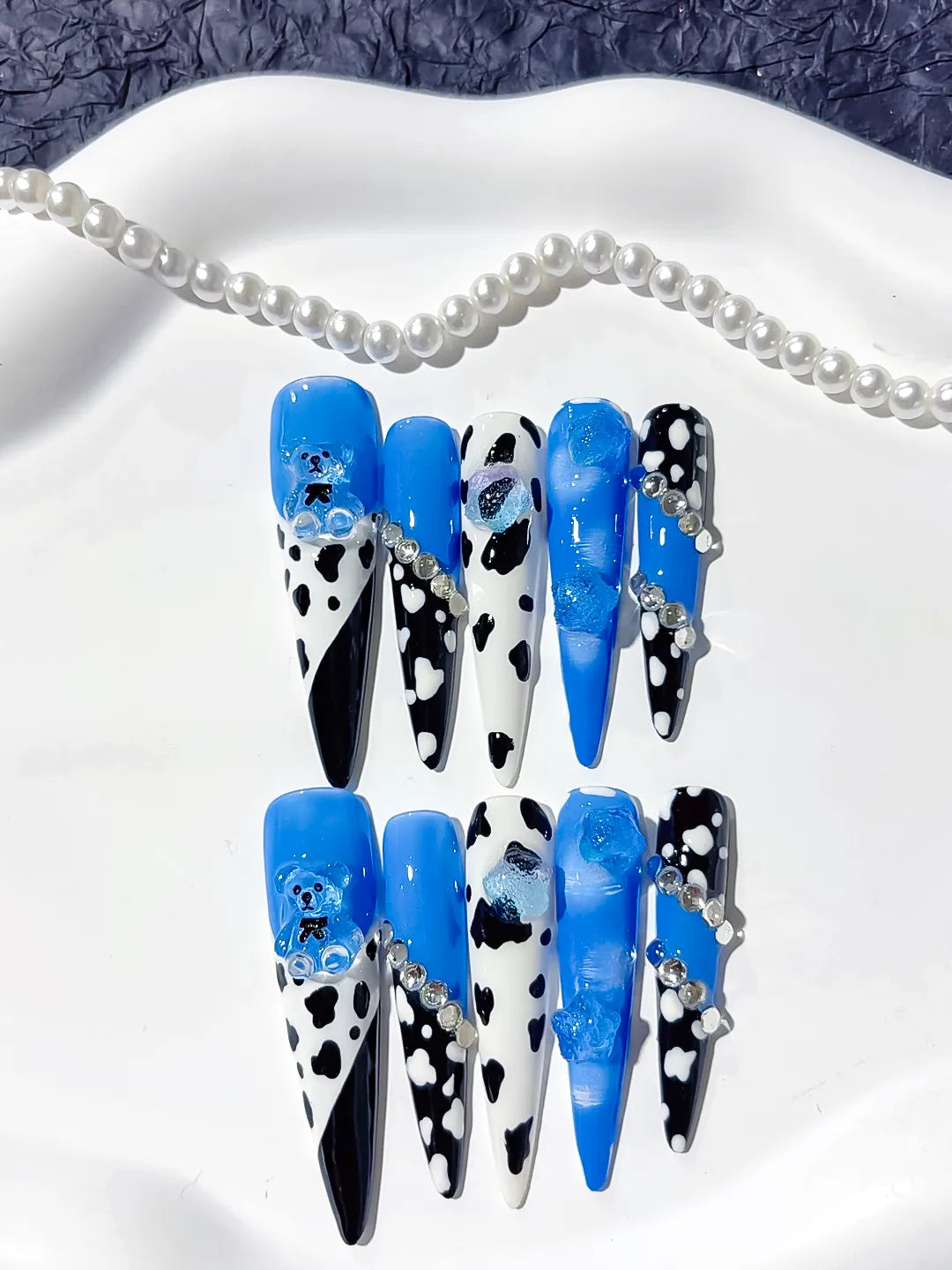 Blue Black White Silver Abstract Animal Print Flower Rhinestone 3D press on nails detail view