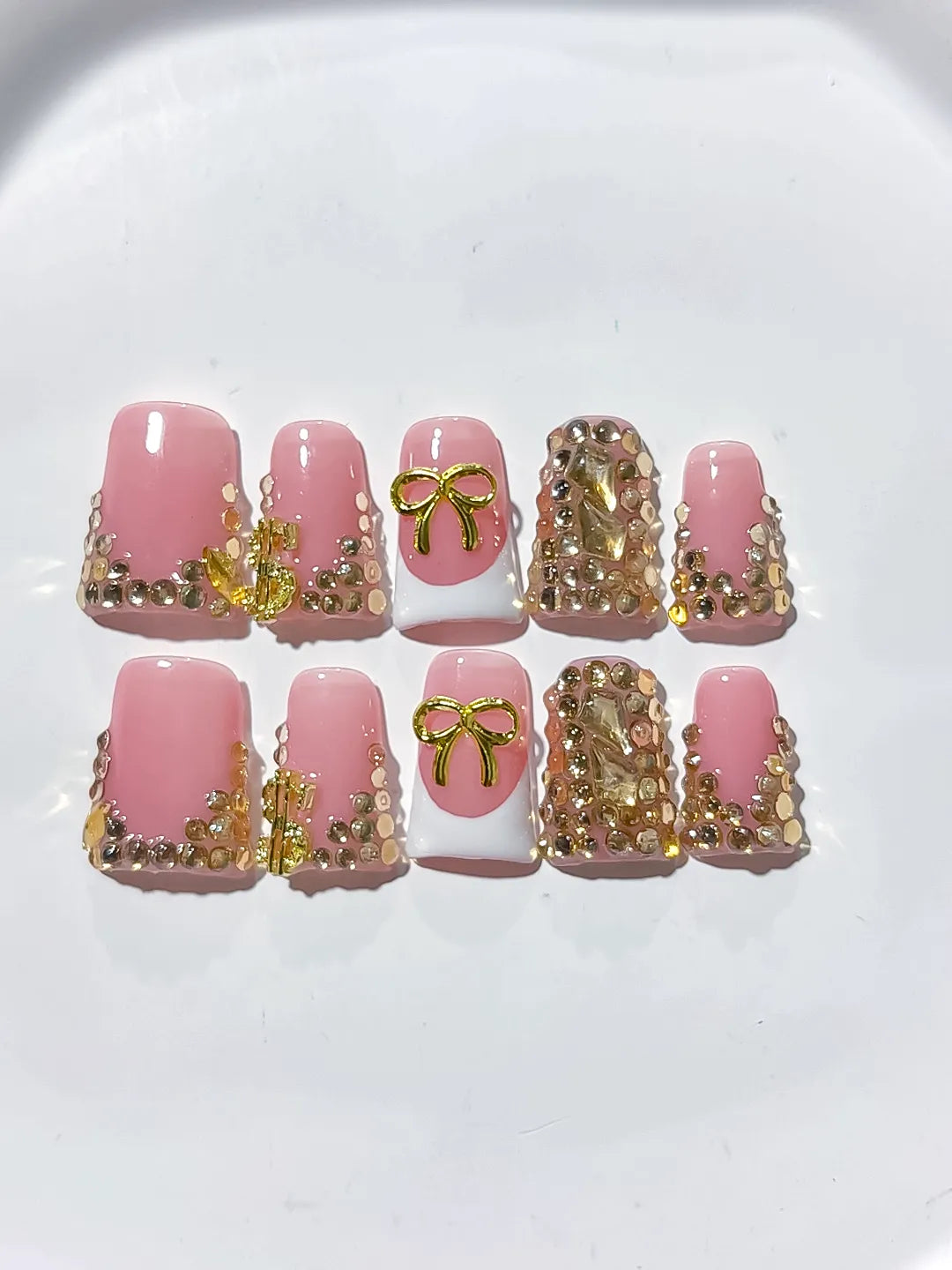 Pink White Gold Glitter Bow press on nails detail view