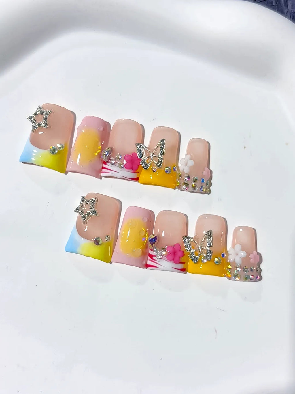 Nude Yellow White Gold Abstract Flower Heart Rhinestone press on nails close up