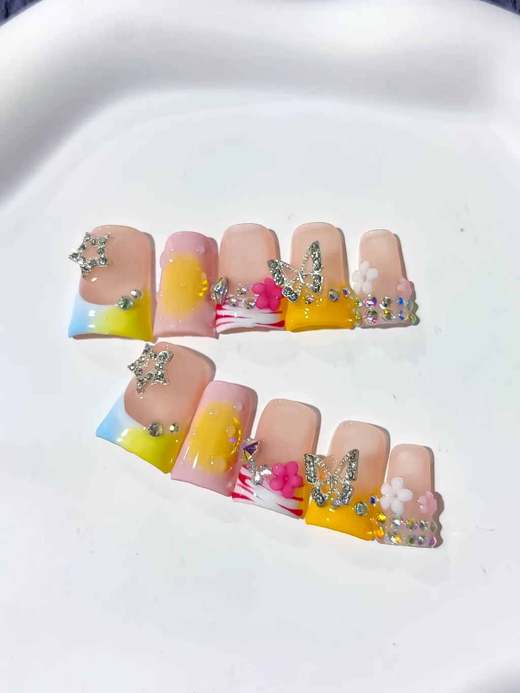 Nude Yellow White Gold Abstract Flower Heart Rhinestone press on nails detail view
