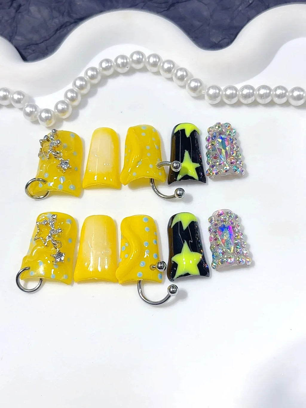 L309 - Short Yellow Black Duck Pop Art Star Rhinestones - view 3