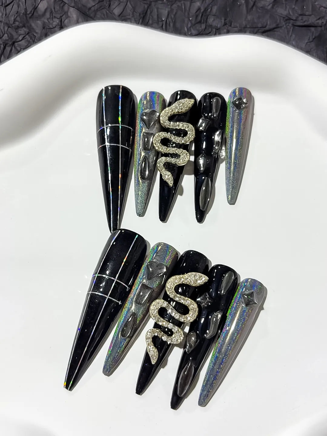 Black Silver Solid color Snake Rhinestone 3D press on nails detail view