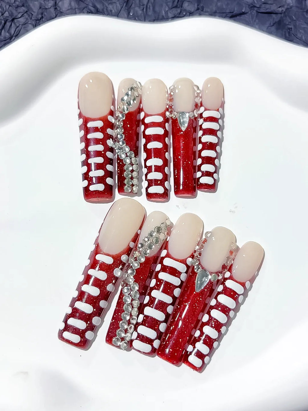 White Brown Abstract Swirl press on nails detail view