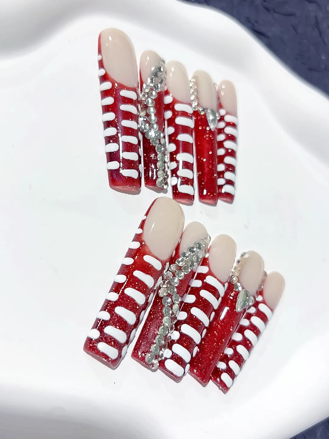 White Brown Abstract Swirl press on nails detail view