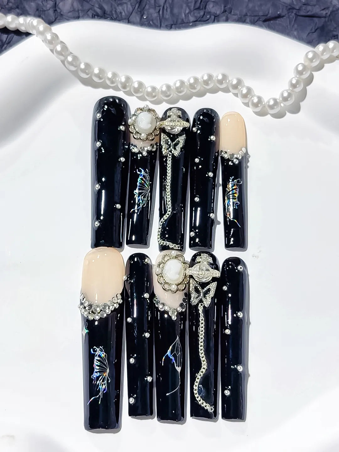 Black Silver Abstract Swirl Rhinestone press on nails close up