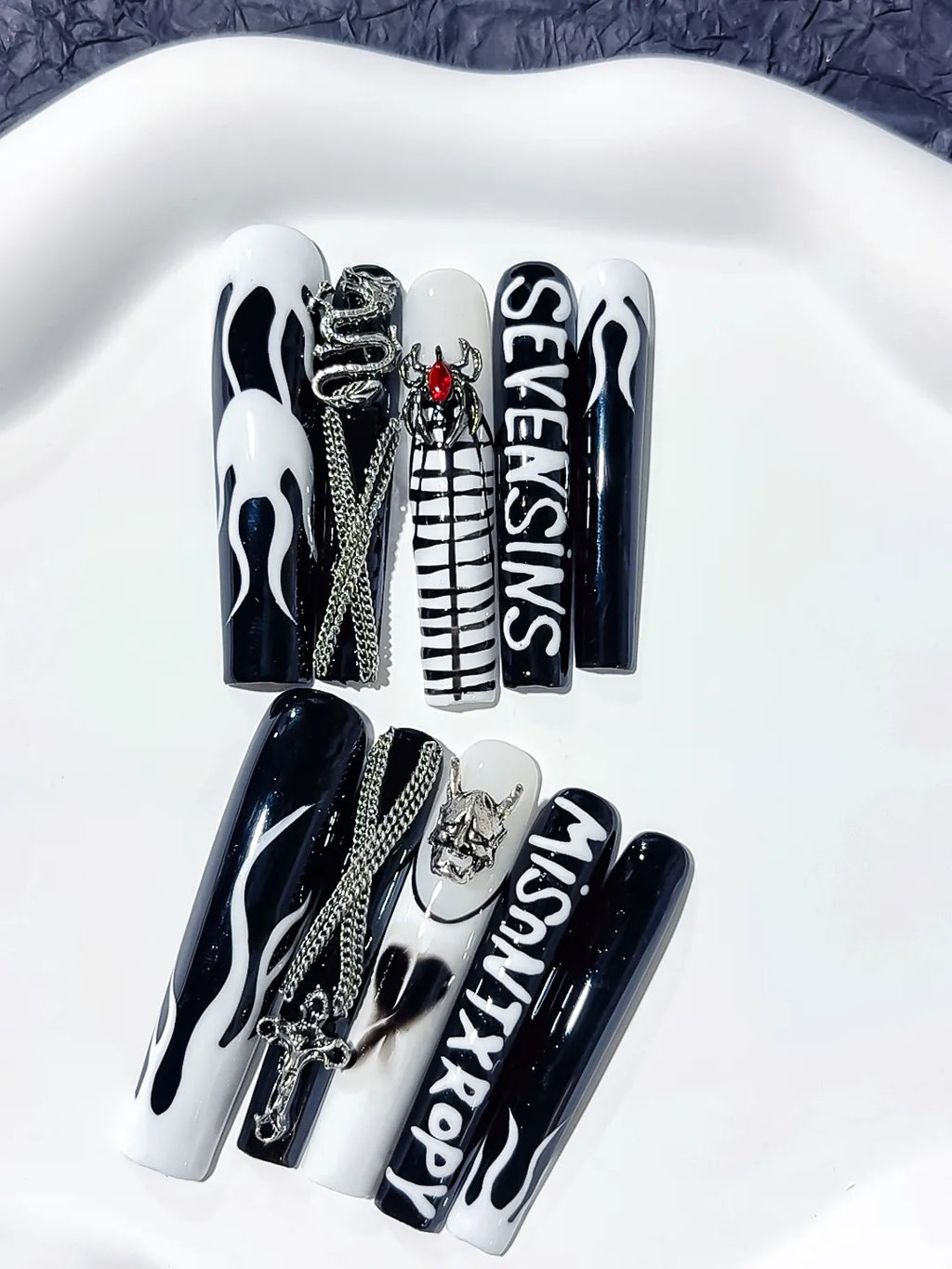 White Black Abstract Swirl 3D press on nails detail view