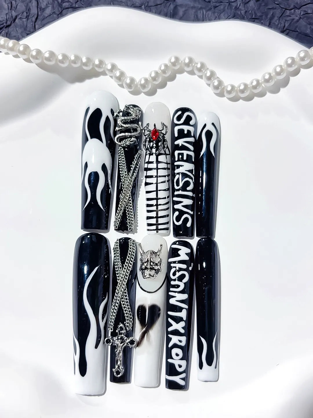 White Black Abstract Swirl 3D press on nails detail view