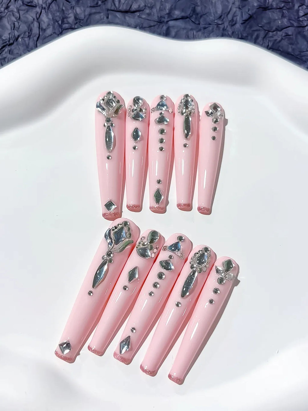 Pink Silver Solid color Bow Rhinestone 3D press on nails detail view