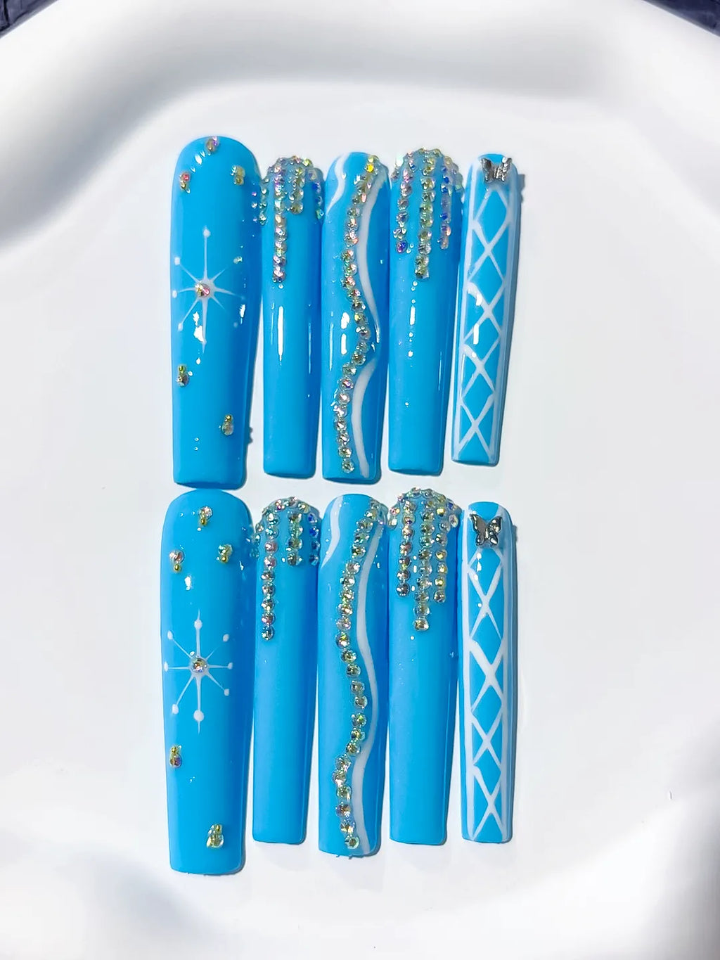 Blue Solid color press on nails detail view