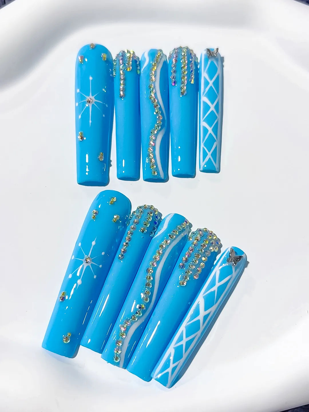 Blue Solid color press on nails close up