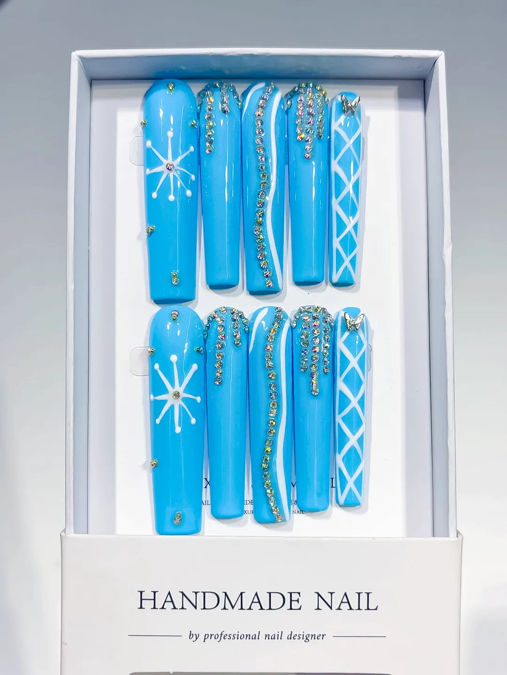 Blue Solid color press on nails full set view