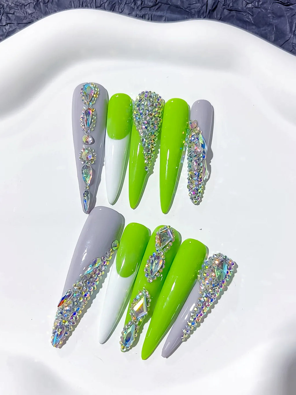 Green Silver Solid color Rhinestone Metallic Accent press on nails close up