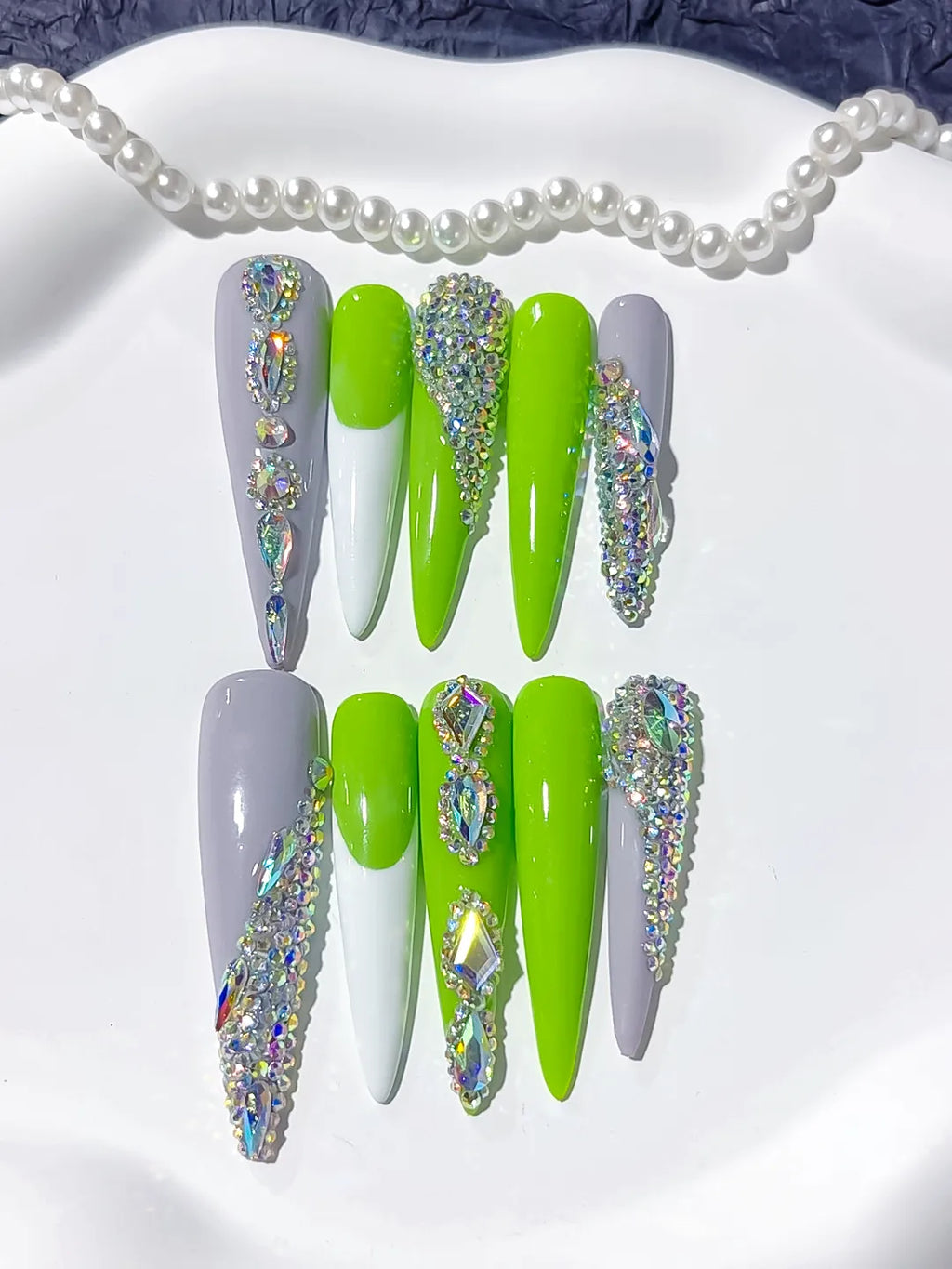 Green Silver Solid color Rhinestone Metallic Accent press on nails detail view