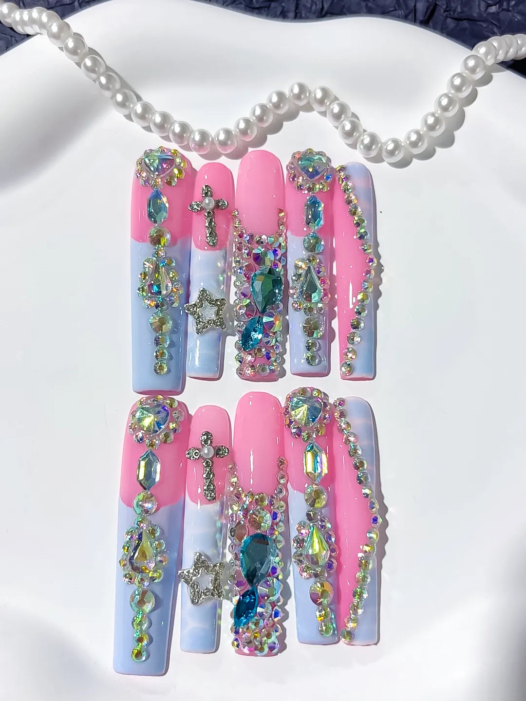 Pink Silver Solid color Flower Crystal Cluster Rhinestone 3D press on nails detail view