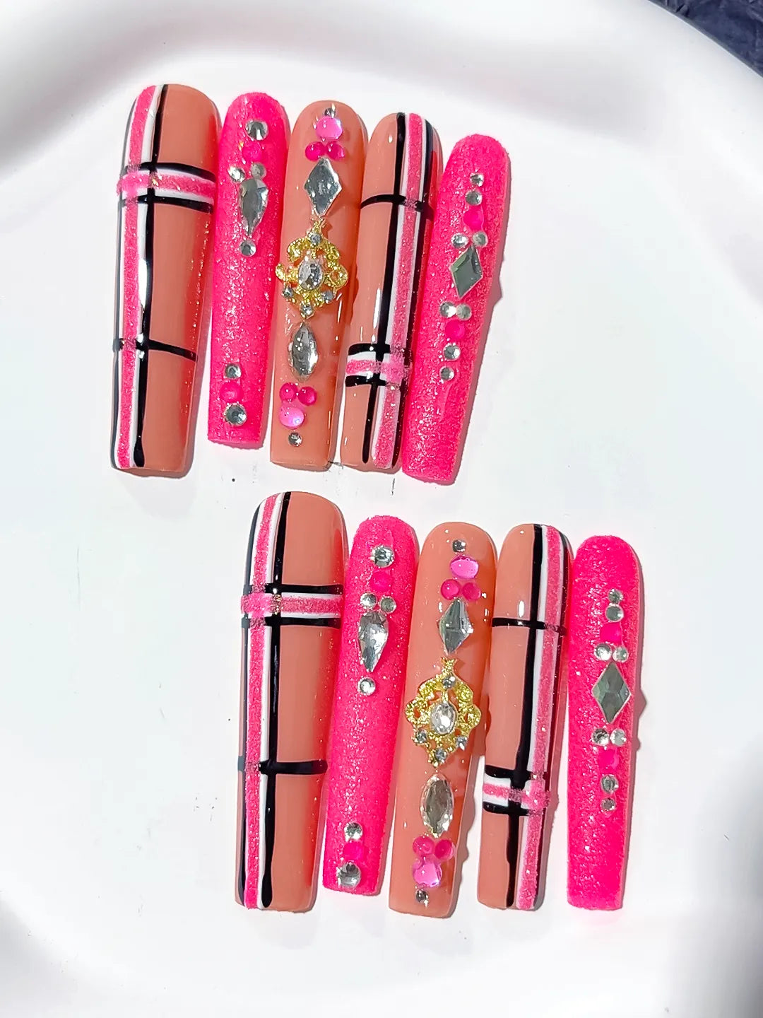 Pink Silver Abstract Grid Rhinestone press on nails close up