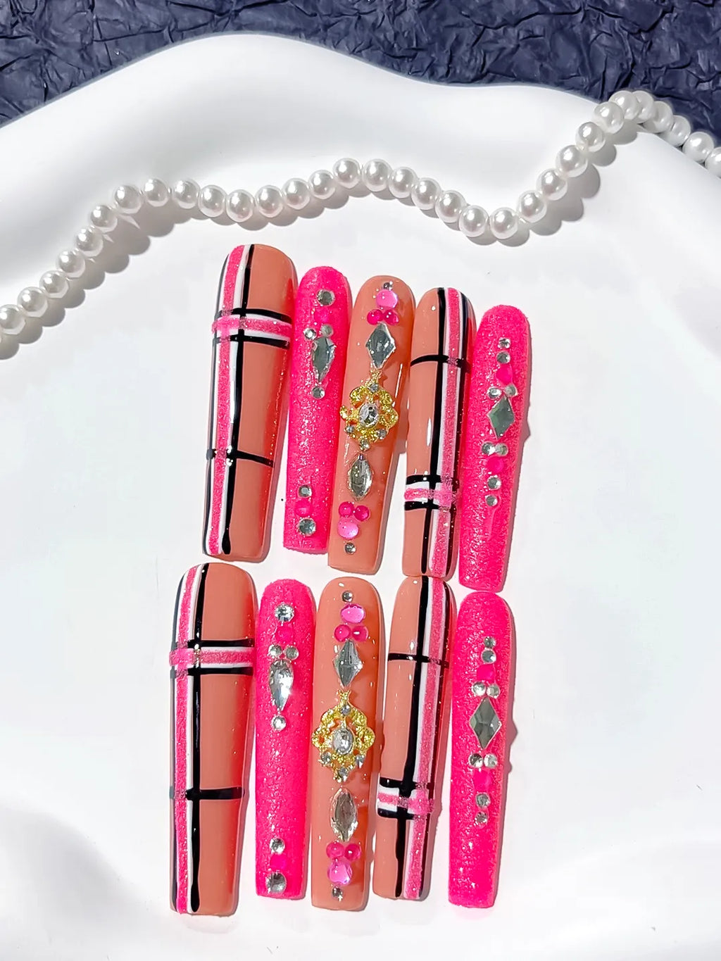 Pink Silver Abstract Grid Rhinestone press on nails detail view